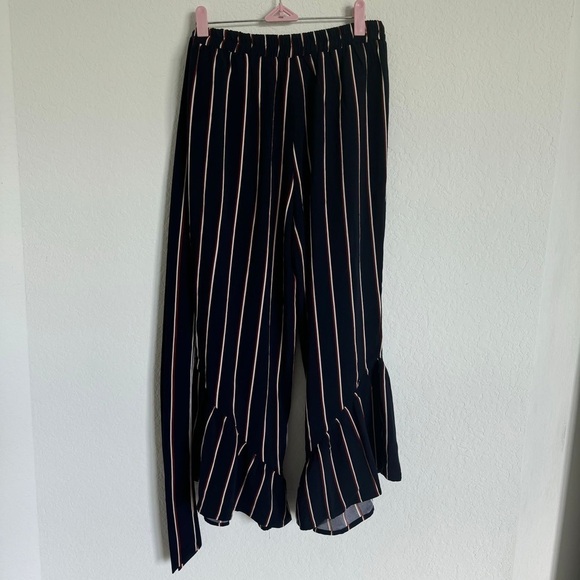 Alythea Ruffle Flare Cropped Pants. Strpped. Size M - Picture 2 of 12